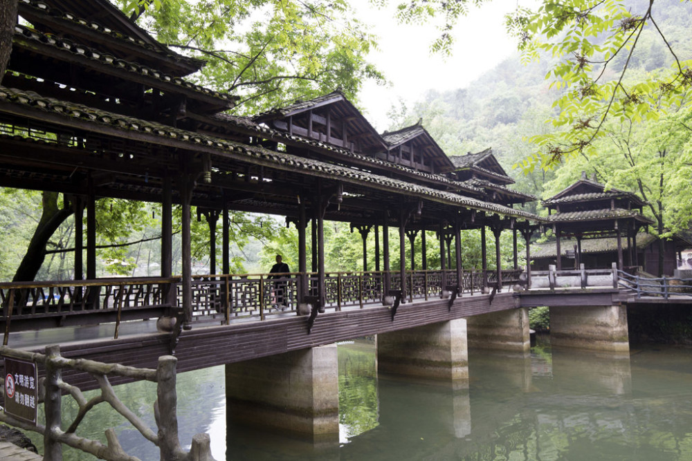 重沐巴楚遗风品味土家文化三峡地区最具魅力的民俗风情园