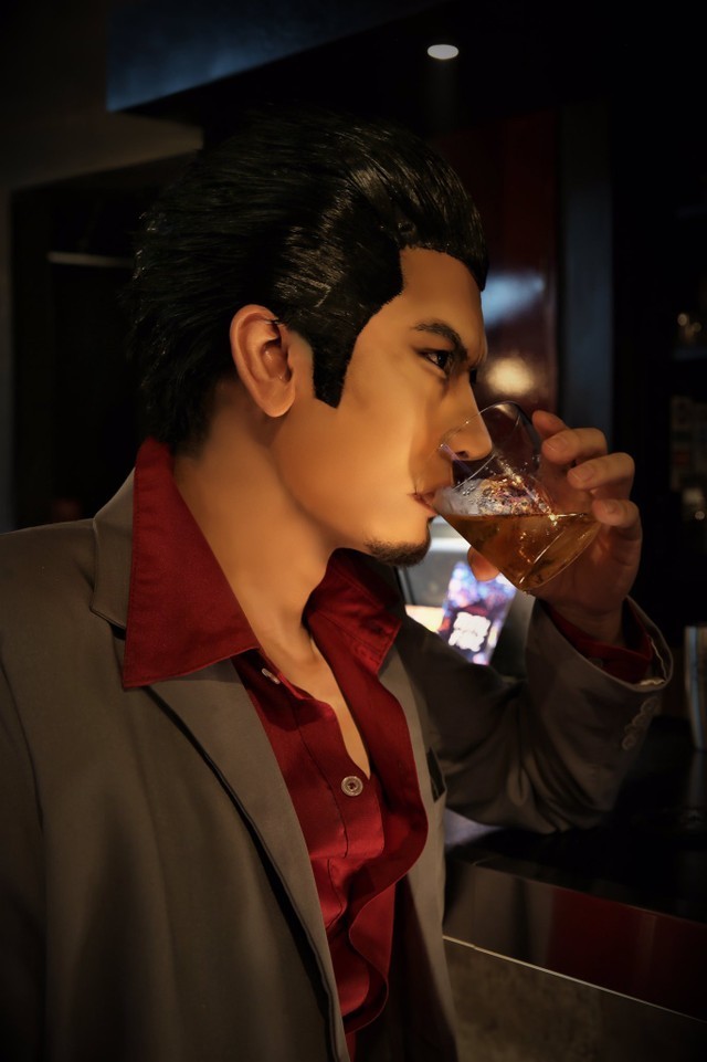 样貌气质毫无二致 粉丝极限cos《如龙》桐生一马引热议_腾讯新闻