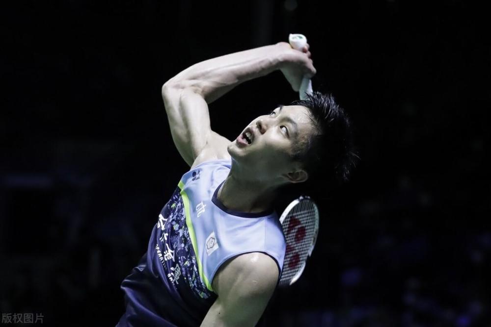 新科汤杯冠军一轮游12出局5连败周天成乔纳坦20晋级