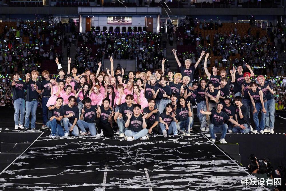 exo成员chen遭遇粉丝"黑海"应援,网友:自作自受_腾讯新闻