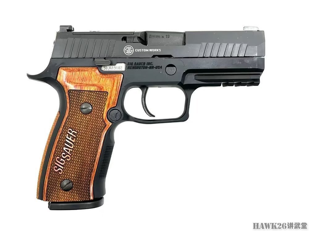 细看:西格绍尔p320 axg经典型 回归传统金属套筒座 精致收藏品_腾讯