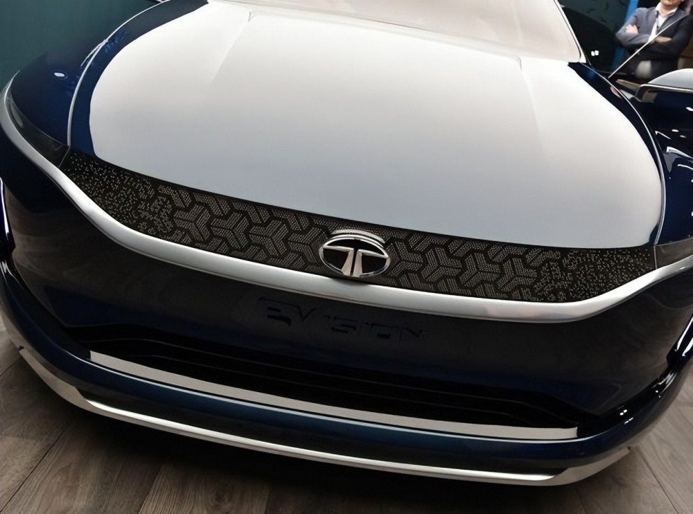 印度"塔塔"首款新能源汽车亮相!造型酷似比亚迪汉,4.6秒破百_腾讯新闻