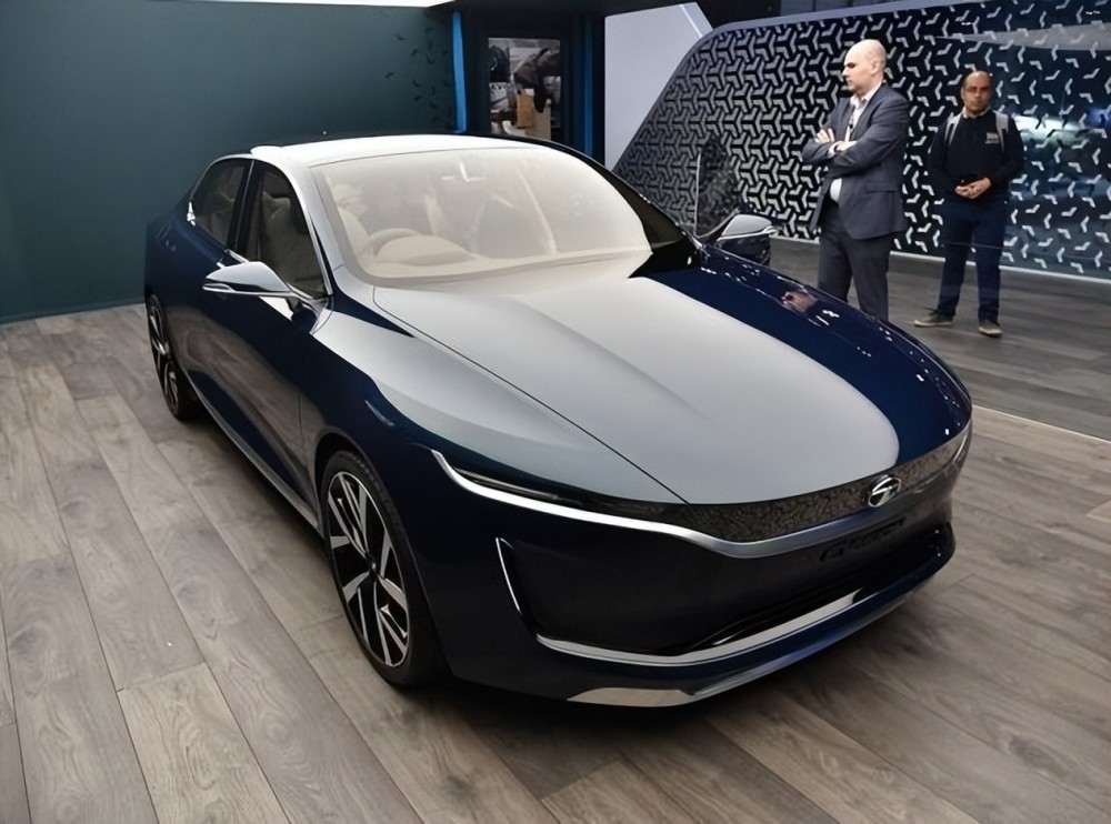 印度"塔塔"首款新能源汽车亮相!造型酷似比亚迪汉,4.6秒破百_腾讯新闻