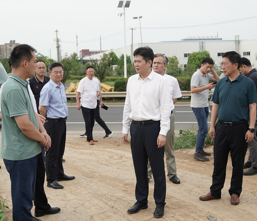 杜永冰先后前往超隆光电,辛巴新材料,康弘管材,龙源昆宇,鑫铂汽车零