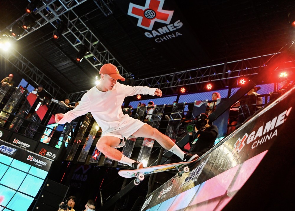 北京街头挑战极限2022滑板u池巡回赛小鬼当家