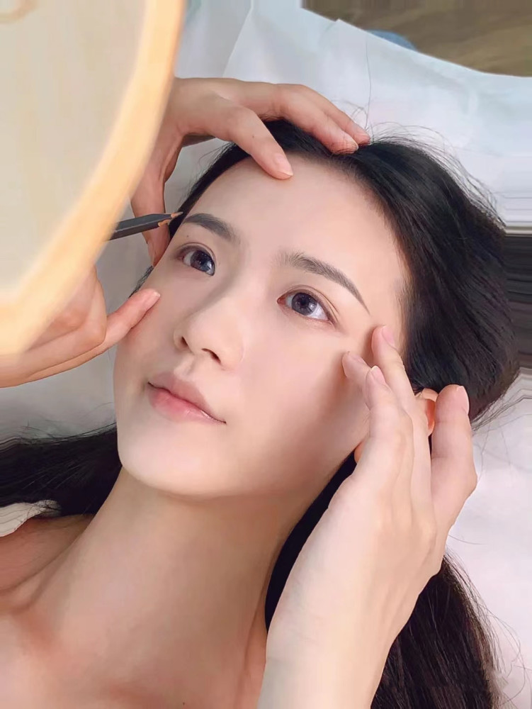 纹绣师,你纹个眉毛凭什么那么贵?插图1