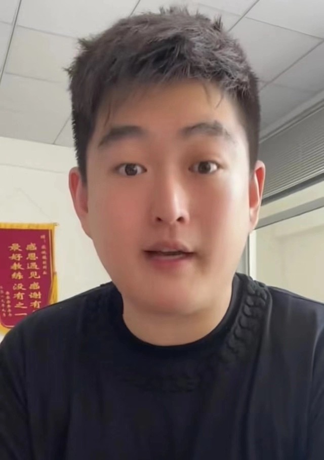 赵本山儿子赵大牛再开减肥训练营,直接包下两栋大楼,着实豪气