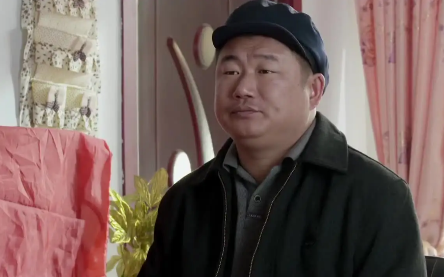 《乡村爱情》"老徐"悼念谢大脚,结果被恶评刷屏:你下去陪她吧_腾讯