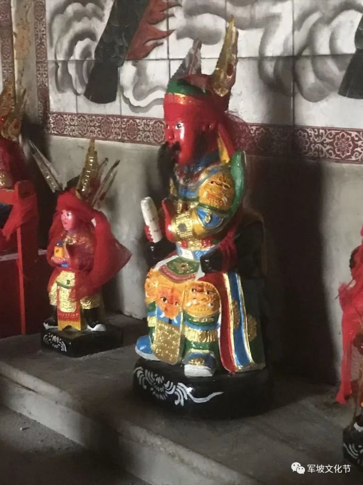 正殿公庙正看公庙外看文武圣庙,主祀:伏魔关圣帝君,周仓关平,梅仙大帝