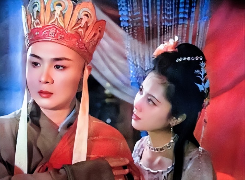 10版"女儿国"国王,浙版太妖,舒畅像印度新娘,朱琳版一眼万年_腾讯新闻