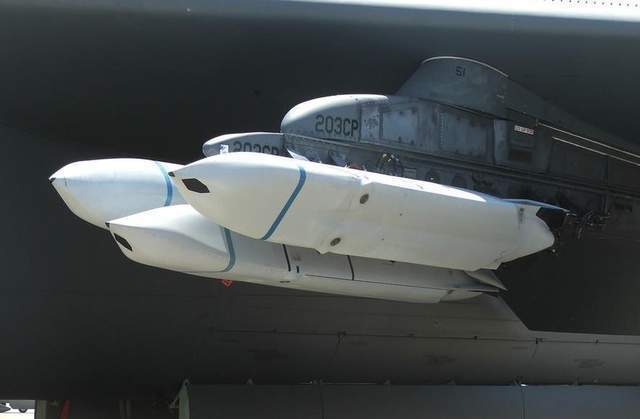 jassm导弹是日本最有可能的选择,这是一种技术成熟,而且也确实可以打