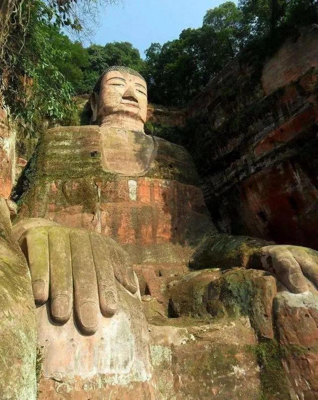 四川乐山佛像再一次被晒出全貌