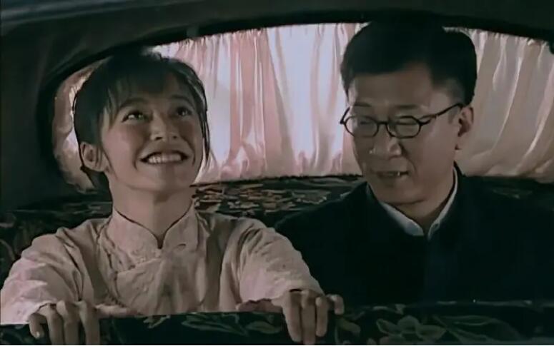 对比《潜伏》和《永不消逝的电波》,余则成翠平搭档太过儿戏_腾讯新闻