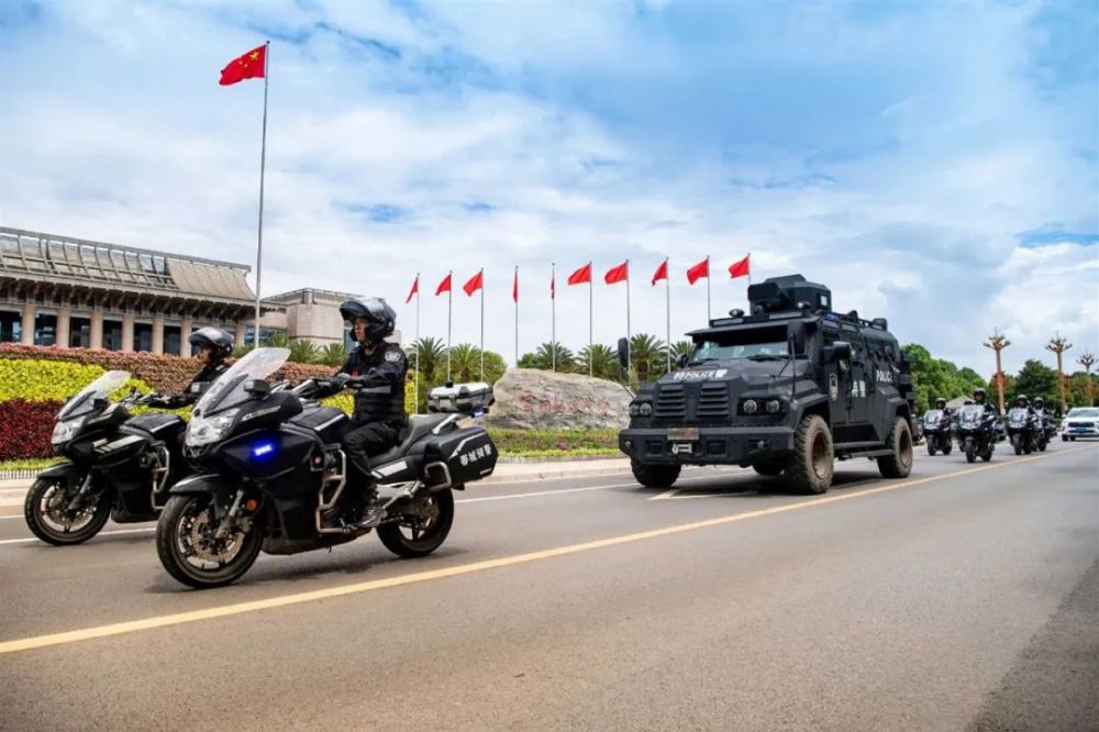 百日行动昆明特警打造群众看得见的安全感