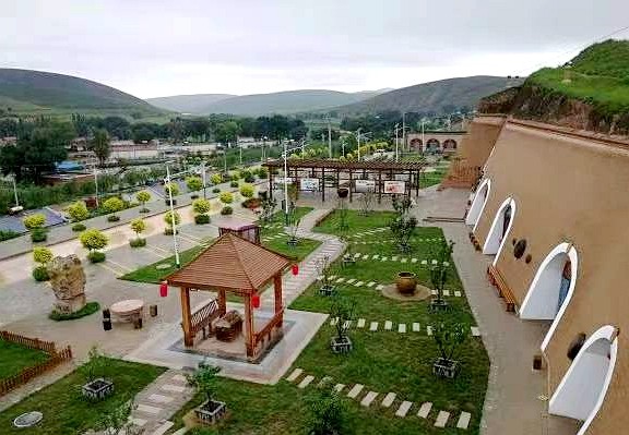 1936年6月至1949年9月,在盐池县委的领导下,麻黄山革命老区人民在沟壑