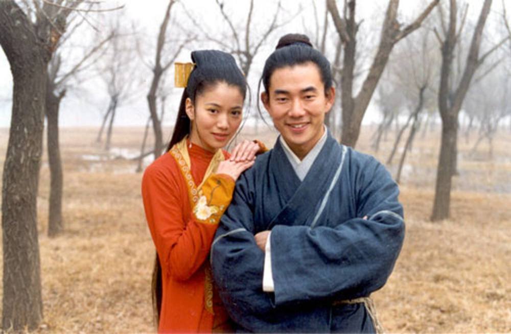 2000年任贤齐版的《笑傲江湖》播出,这部电视剧我也看过,但总的来说