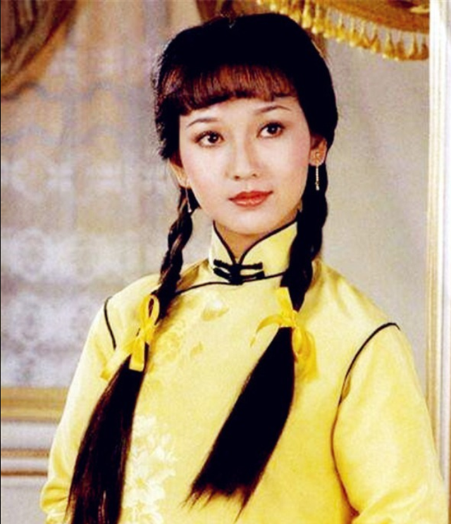 同样演"冯程程",把赵雅芝和孙俪放在一起对比,差距就出来了_腾讯新闻