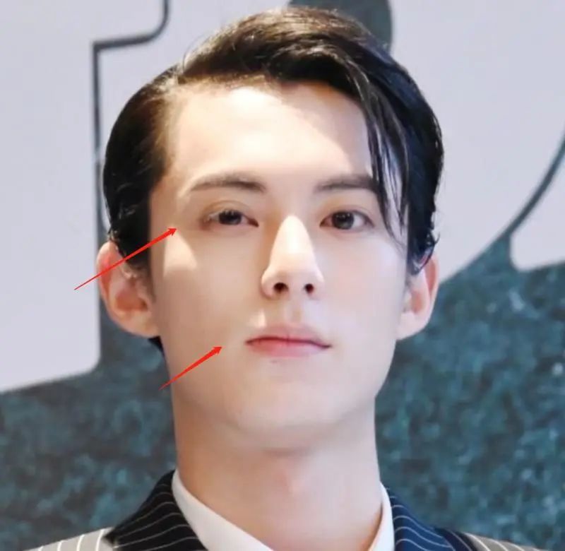 王鹤棣走红前生图曝光,嘴歪大小眼明显,惨被网友吐槽难看_腾讯新闻