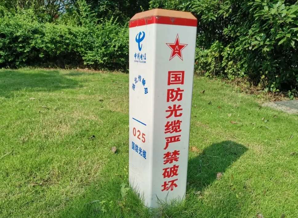 挖掘机不慎挖断两根光缆,5小时损失10万,国防光缆为何那么值钱_腾讯