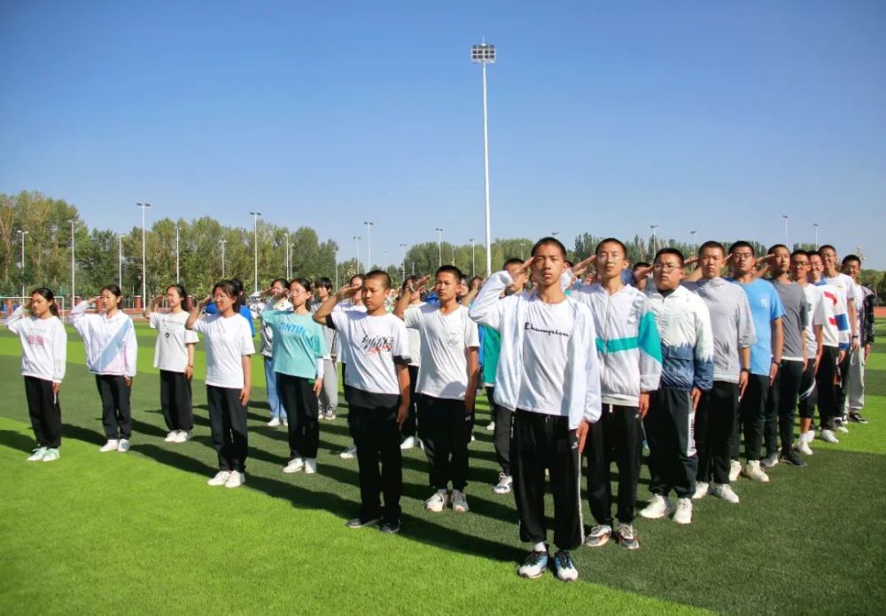 军训结营落幕青春永不止步金塔县中学举行2022级军训结营仪式