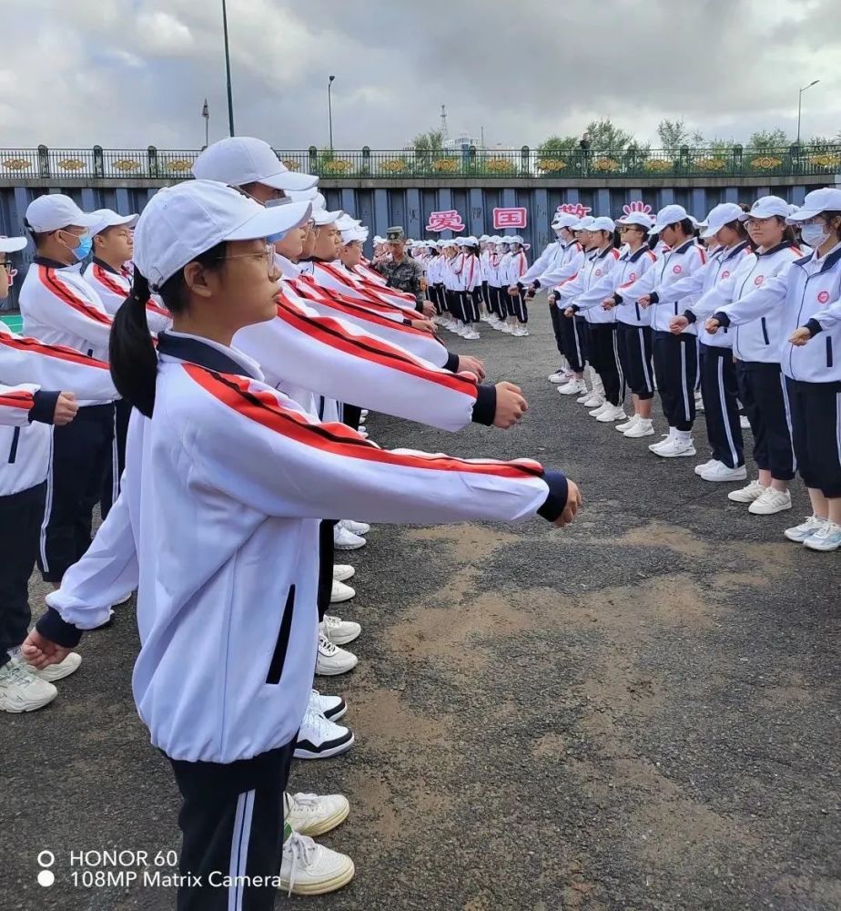 2022年8月21日上午,哈一中2022级新生入学教育暨军训开营仪式霁虹校区