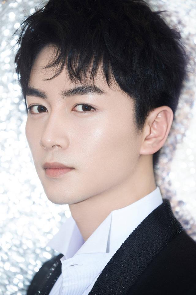 陈晓眼睛里的星星怎么突然间没了?粉丝喊话赵丽颖复合太过分了