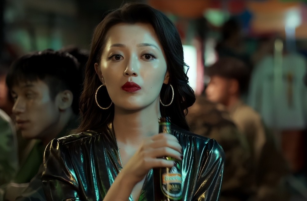 从请叫我总监到冰雨火换脸式演技出圈王秀竹火了