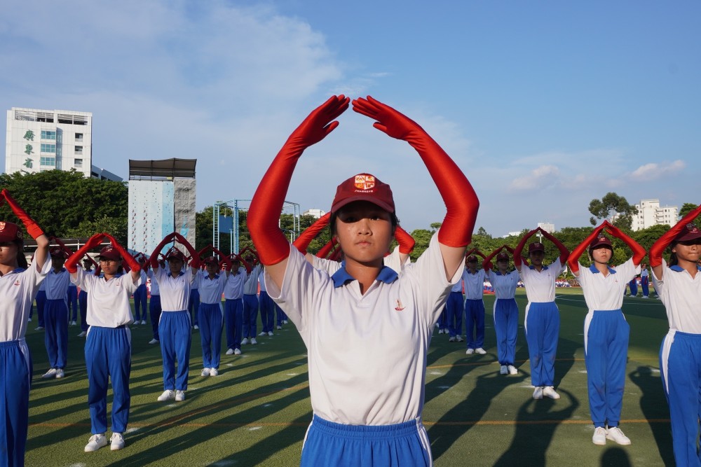 广大附中新生军训尽显国防特色_腾讯新闻