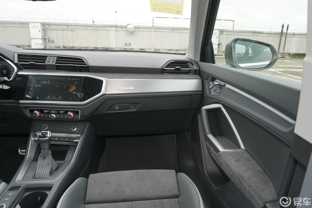 豪华紧凑型SUV优质之选新款沃尔沃XC40对奥迪Q3/凯迪拉克XT4