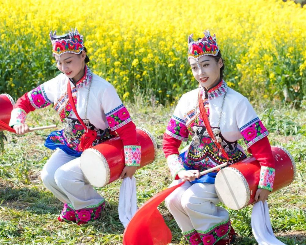 彝山花鼓图片