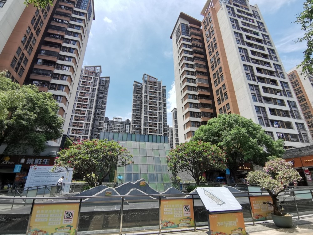 探秘广州市网红热搜小区万科东荟城