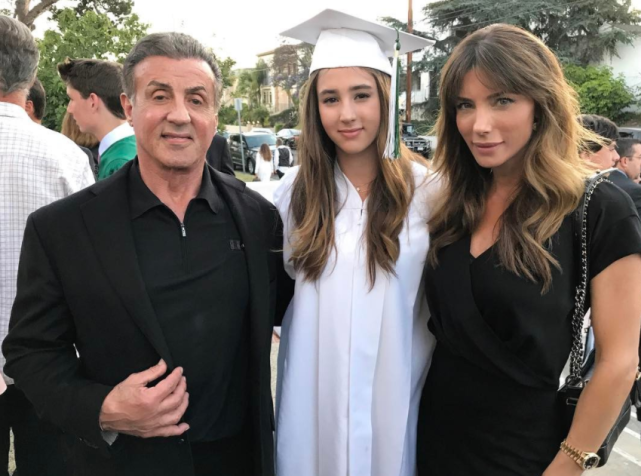 与萨莎离婚的同年,史泰龙与演员布里吉特·尼尔森结婚,但这段婚姻仅仅