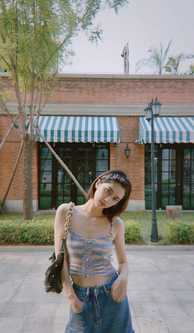 当时梁靖崑会被曝隐婚生娃,是由于他的前妻奚美丽做出