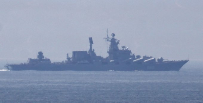 盯梢美国航母半年俄海军光荣级巡洋舰离开地中海