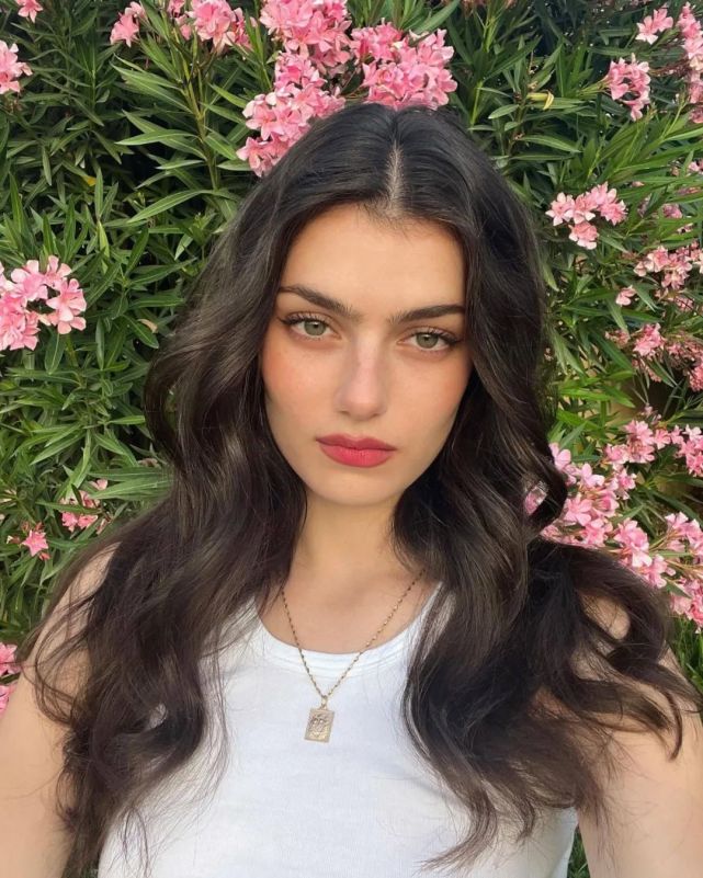 超美的法式慵懒氛围感妆容,新手也能轻松学会!斩男必备!