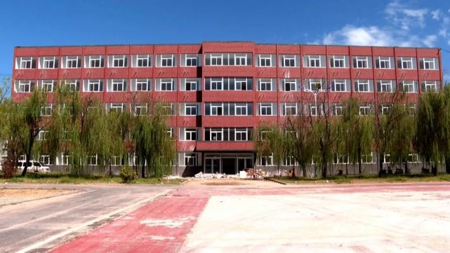 并将田家炳中学整体搬迁至实施了升级改造,对原睢宁中等专业学校老