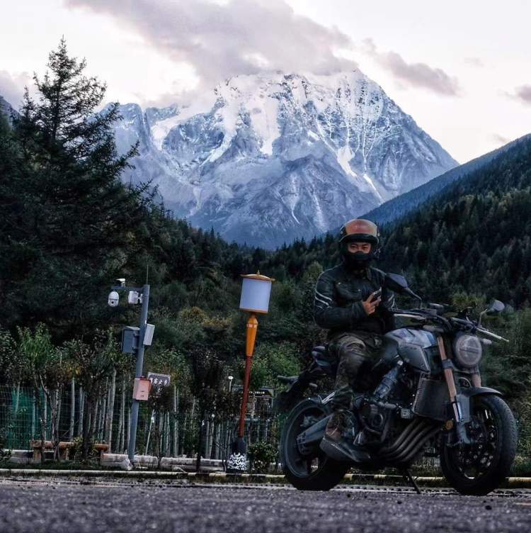 口述|山火中的"摩托少年"_腾讯新闻