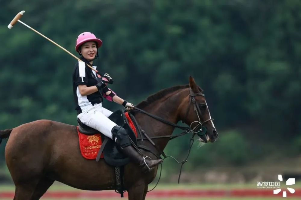 1003 polo创始人罗斌参赛照片本次"王者杯"赛事组委会还专门举办了