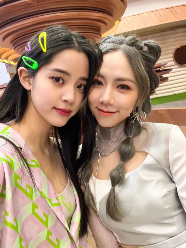 《不想回家》:邓紫棋欧阳娜娜闺蜜情融,好有cp感