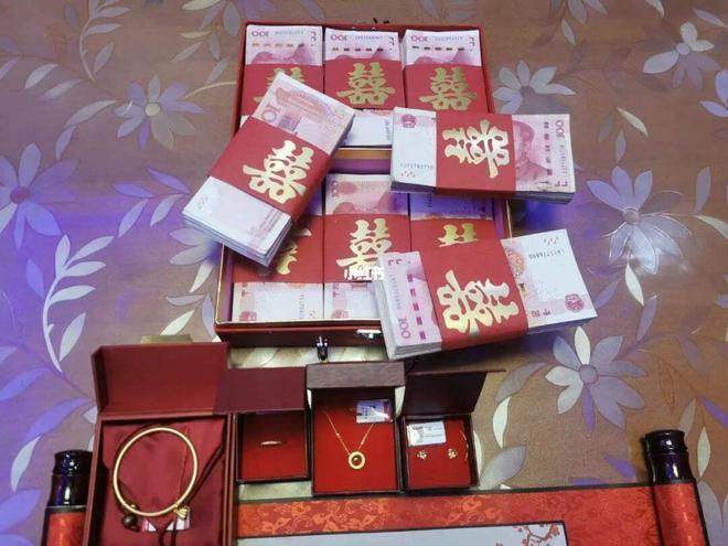 2021年,浙江男子订婚送131万彩礼,女方回礼13万后,发现有猫腻_腾讯