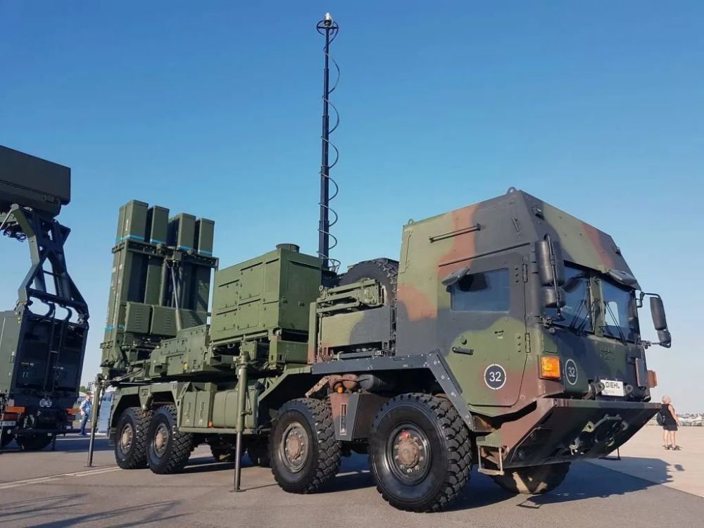 防空系统,他说这批武器"很快就会"到达基辅,德国将继续向乌克兰提供"
