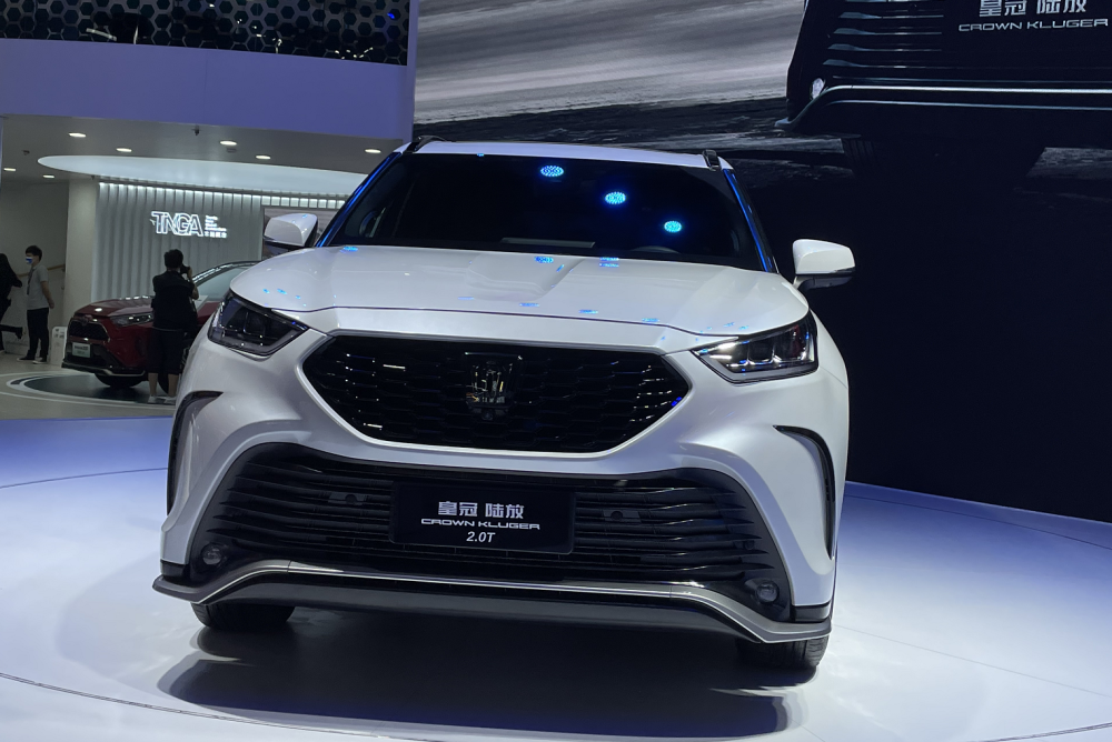 皇冠陆放燃油版成都车展上市,搭进口2.0t 四驱,31.88万起
