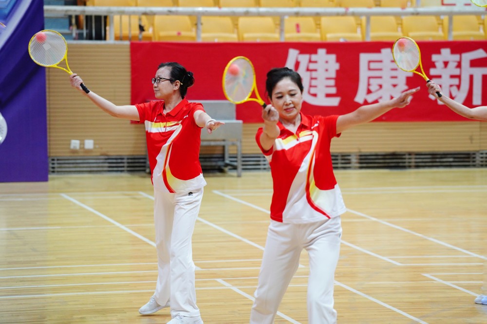 刚柔并济 力美兼备 500余名柔力球爱好者参加第六届北京公开赛_腾讯