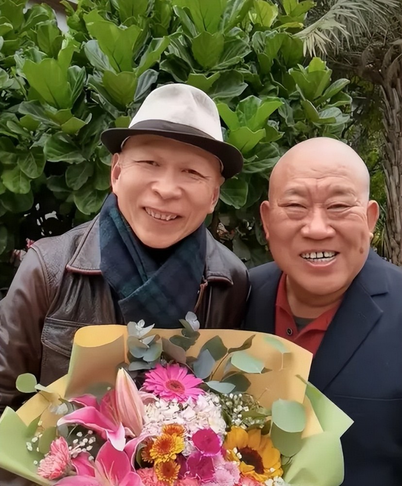 父女两个长得太像,美貌妻子对他一见钟情_腾讯新闻