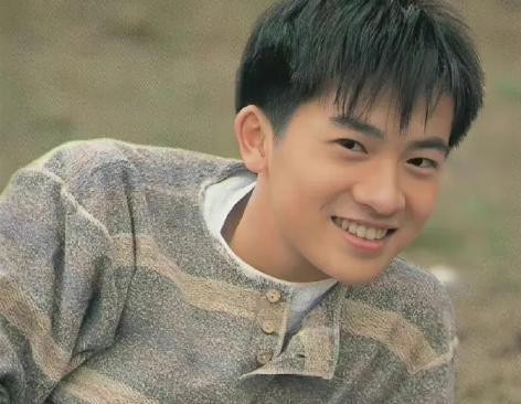 苏有朋吴建豪掰手腕,输出全靠吼频出表情包,哥哥们全程看热闹