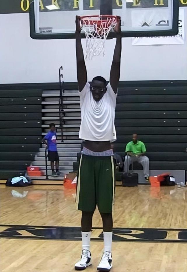 新疆新签2米31nba巨人,一国产巨人上榜_腾讯新闻