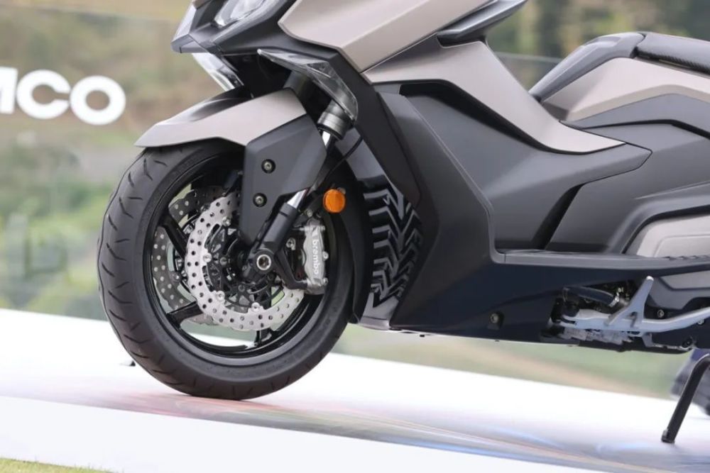 标配弯道abstcs定速巡航光阳ak550新款台湾首发