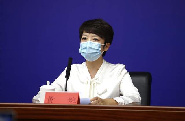 69锦江区委常委,区政府常务副区长黄婉表示,锦江区在全部封控小区内