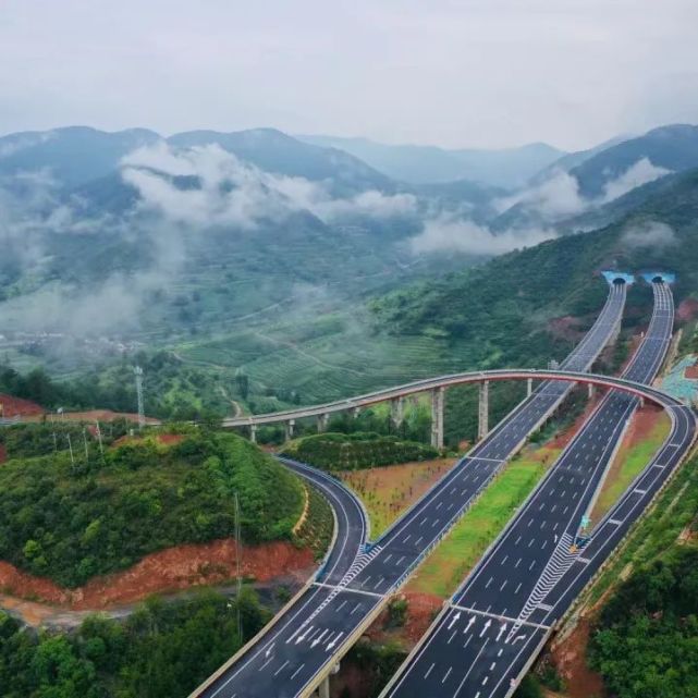 玉溪至楚雄高速公路