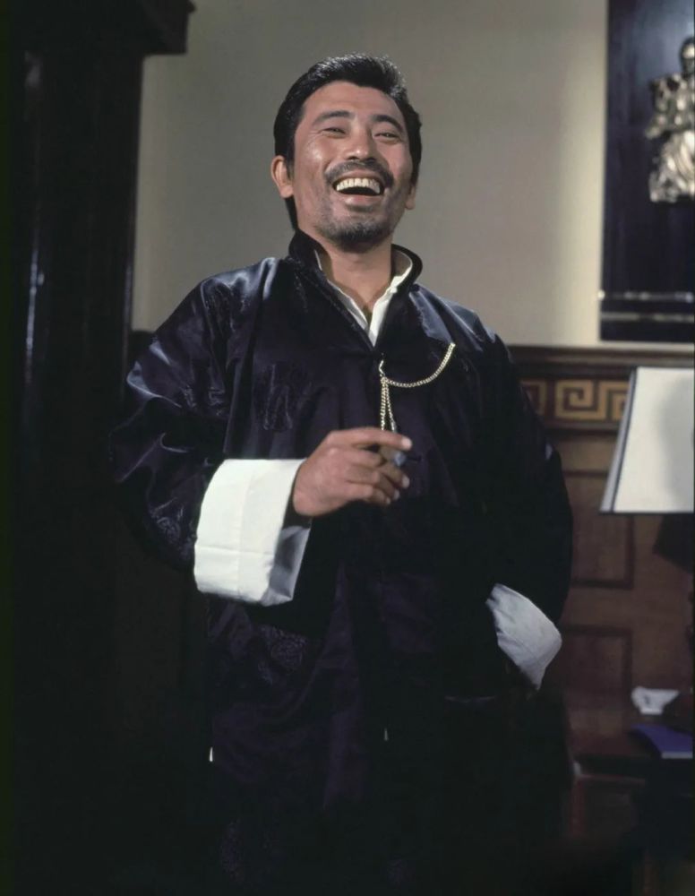 谷峰:绝不只是《九品芝麻官》的常昆,他是香港电影的活化石_腾讯新闻